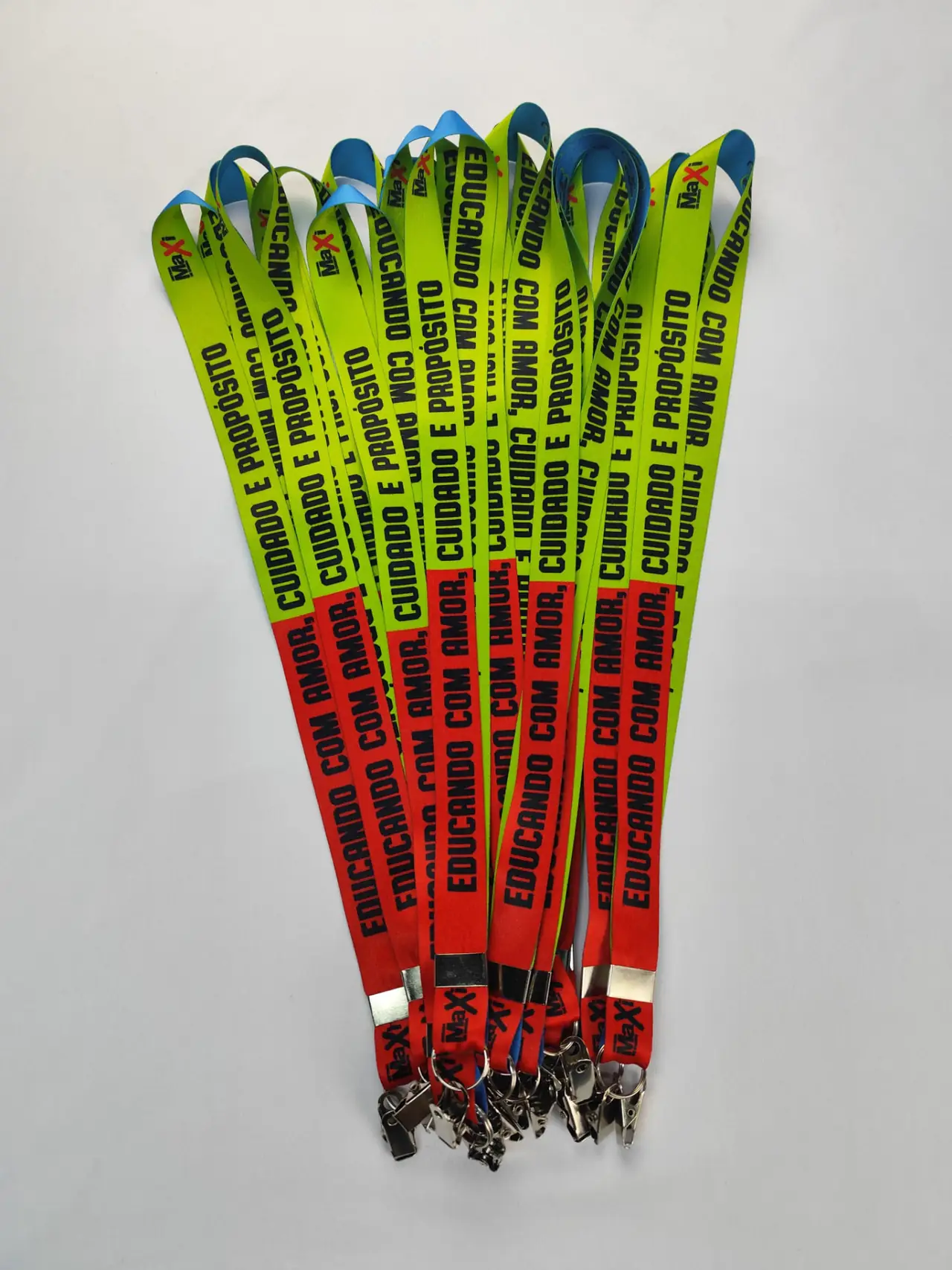 Cordões para escola